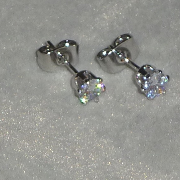 14K White Gold Plated CZ Stud Earrings 6 Pairs New - Picture 5 of 7